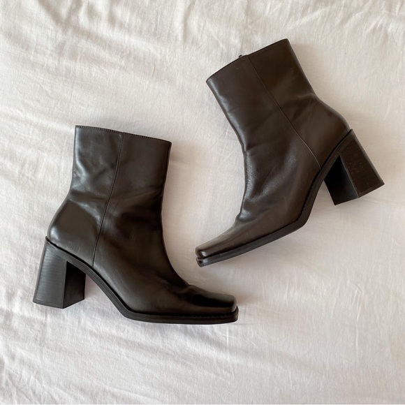 Vintage Shoes - Vintage Brown Leather Ankle Boots
